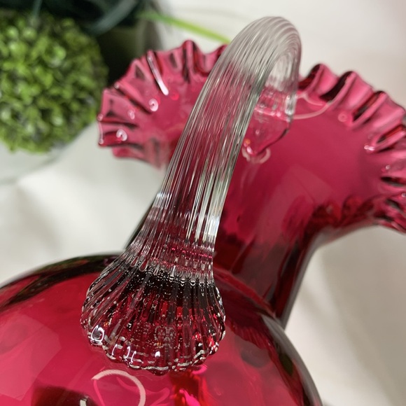 Large Fenton cranberry swirl ruffled optic glass pitcher - Picture 10 of 11
